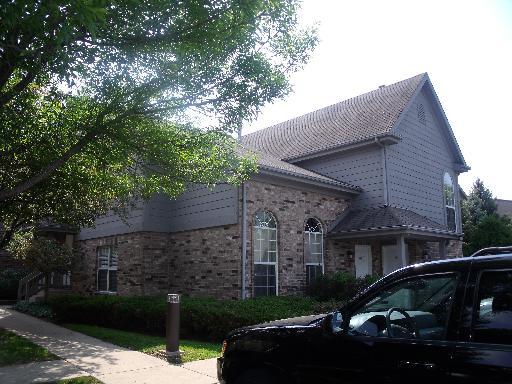 35 N Foxcroft Rd. #207, Naperville, IL 60565