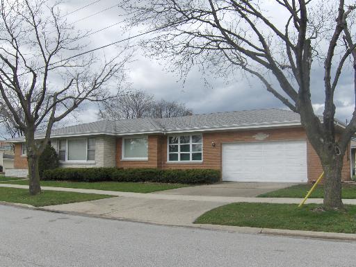 8503 N Ozanam Ave., Niles, IL 60714