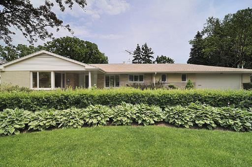 1331 Somerset Dr., Glenview, IL 60025
