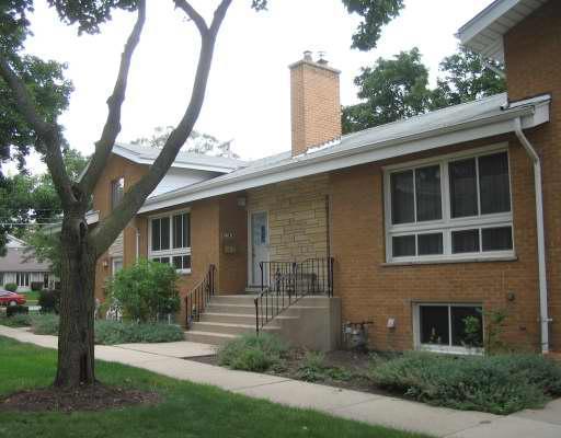 1611 N Arlington Heights Rd. #B, Arlington Heights, IL 60005