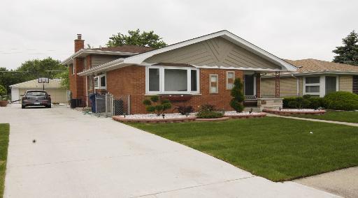 9228 S Major St., Oak Lawn, IL 60453