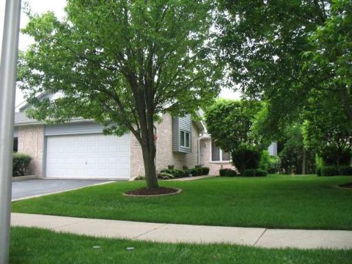 16122 S Lake Villa Ave., Tinley Park, IL 60477