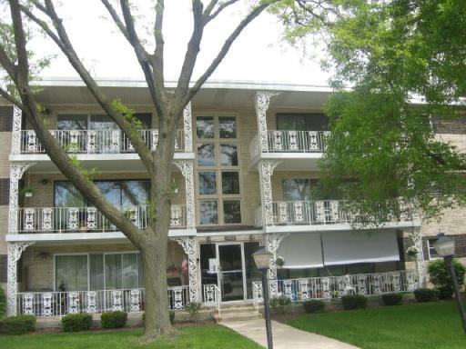 1001 S 8th Ave. #11, La Grange, IL 60525