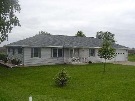 3403 E Cleveland St., Ladd, IL 61329