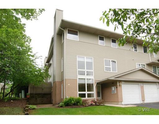 473 River Bend Rd. #103, Naperville, IL 60540