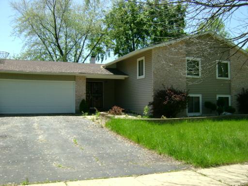 463 Rothbury Dr., Bolingbrook, IL 60440