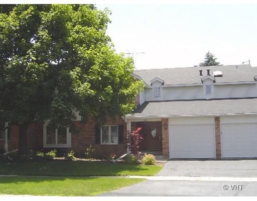 636 Dana Ct. #D, Naperville, IL 60563