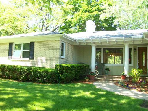 356 Beverly Rd., Barrington, IL 60010