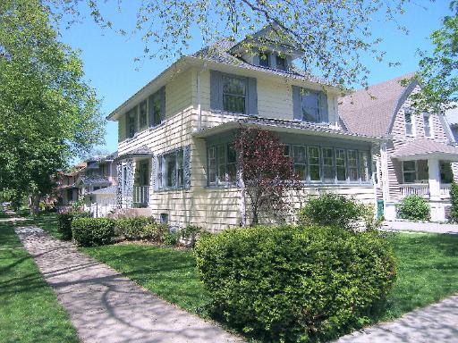 228 Iowa St., Oak Park, IL 60302