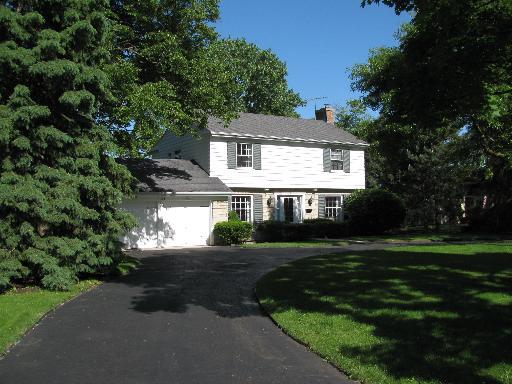 1141 S Woodview Rd., Burr Ridge, IL 60527