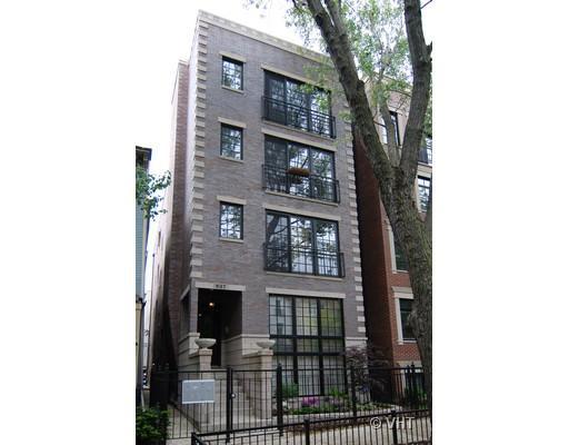 827 W Buckingham #3, Chicago, IL 60657