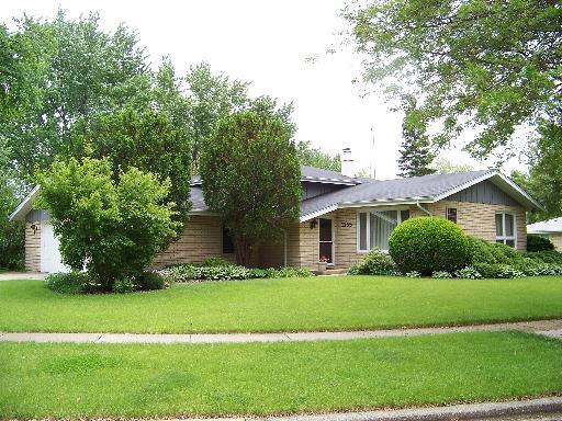 1255 Crestview Dr., Elgin, IL 60123