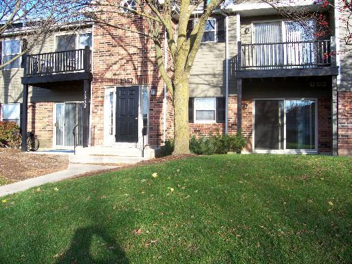 1547 Raymond Rd. #203, Naperville, IL 60563