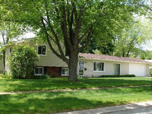 36749 Traer Ter., Gurnee, IL 60031