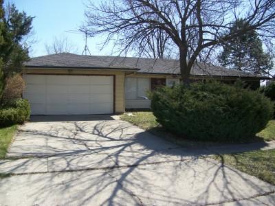 95 Stonehurst Dr., Elgin, IL 60120