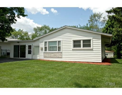 514 Waco Ln., Carpentersville, IL 60110