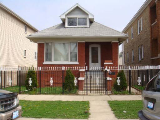 2425 N Luna Ave., Chicago, IL 60639