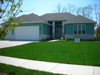 617 Friar Dr., Aurora, IL 60505