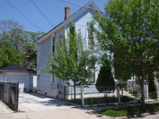 216 Ann St., Elgin, IL 60120