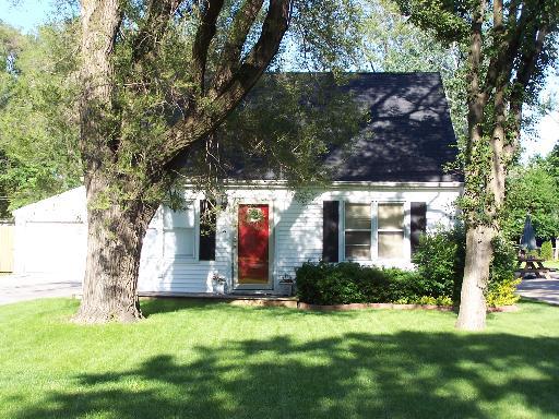 1325 Degener Ave., Elmhurst, IL 60126