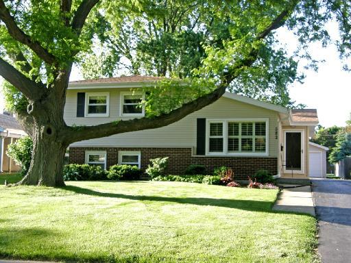 582 Coolidge Ave., Glen Ellyn, IL 60137