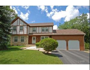 10111 Wilmette Dr., Algonquin, IL 60102