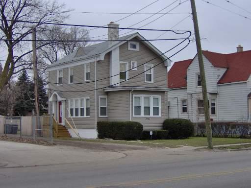 1716 Emerson St., Evanston, IL 60201