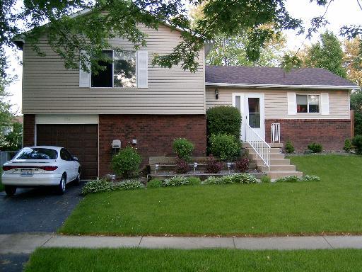 156 Ridgewood Ct., Bolingbrook, IL 60440
