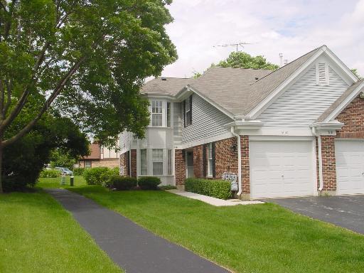 1820 Quaker Hollow Ln., Streamwood, IL 60107