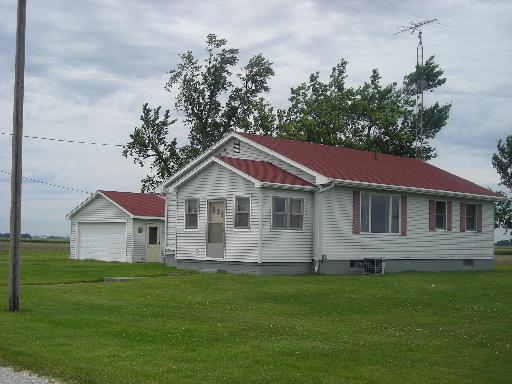1225 E 2800 N. Rd., Piper City, IL 60959