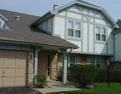 225 Coventry Cir., Vernon Hills, IL 60061