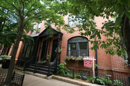 204 W St Paul Ave., Chicago, IL 60614
