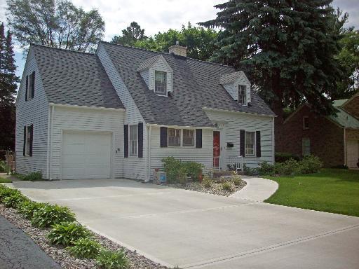 427 Wing Park Blvd., Elgin, IL 60123