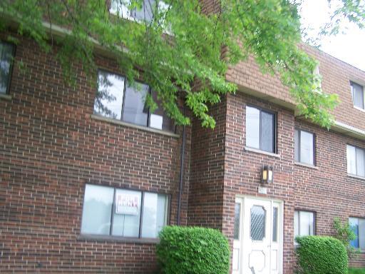 1452 Carol Ct. #1B, Palatine, IL 60074
