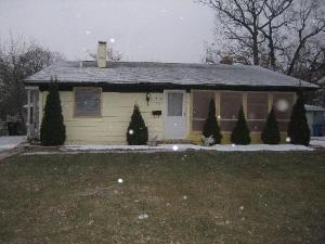1311 SW Wilson Ave., Carpentersville, IL 60110