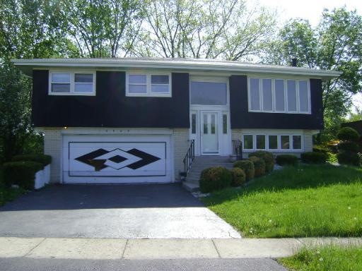 10563 Sun Valley Ct., Palos Hills, IL 60465