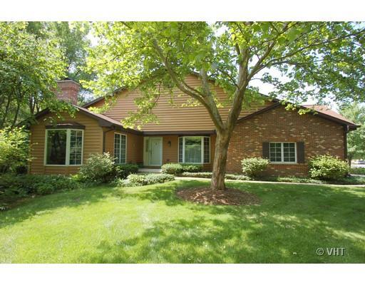 842 Saddlewood Dr., Glen Ellyn, IL 60137