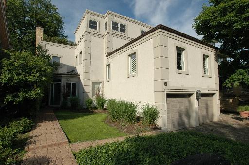 836 Sheridan Rd., Wilmette, IL 60091