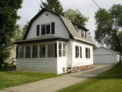 517 Highland Ave., Woodstock, IL 60098