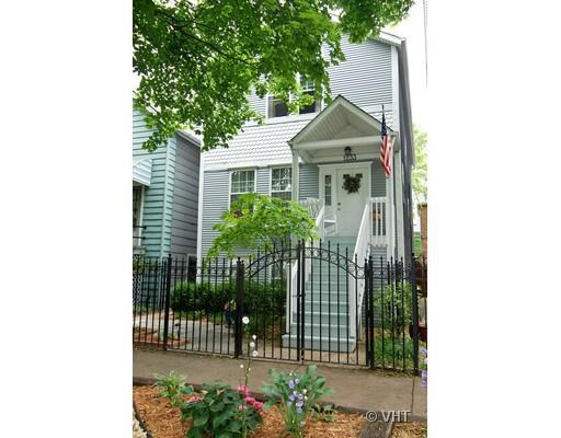 1233 W Barry St., Chicago, IL 60657