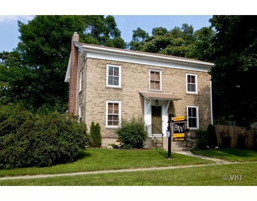210 N Van Buren, East Dundee, IL 60118