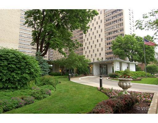3950 N Lake Shore Dr. #330, Chicago, IL 60613