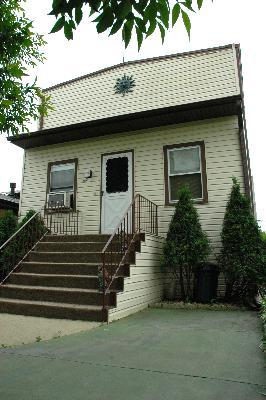 7105 W 71st St., Nottingham Park, IL 60638