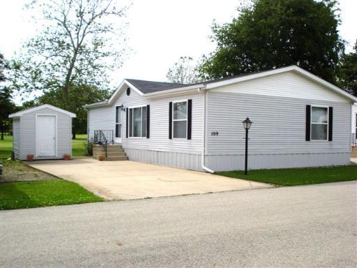 109 Katherine Ln., Sandwich, IL 60548