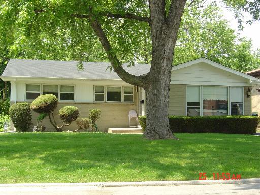9514 N Tripp Ave., Skokie, IL 60076