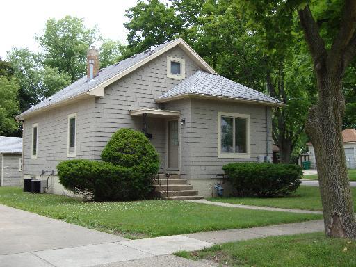 145 E Todd Ave., Woodstock, IL 60098