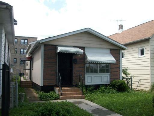 8914 S Laflin St., Chicago, IL 60620