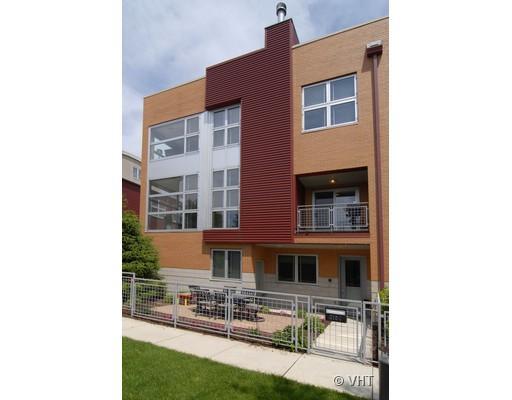 2150 W Churchill Row, Chicago, IL 60647