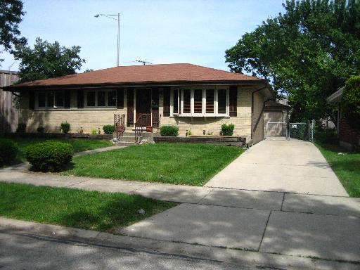 949 Lincoln St., Addison, IL 60101