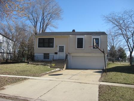 212 Green Ct., Streamwood, IL 60107